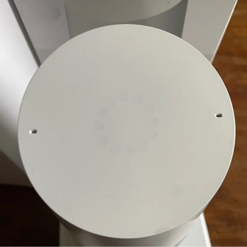 Google Home Smart Assistant Speaker Voice/ Touch without Cord GERMAN edition
